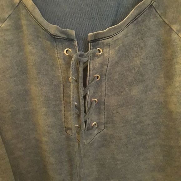 Sweatshirt, shirt with ties - Picture 6 of 9